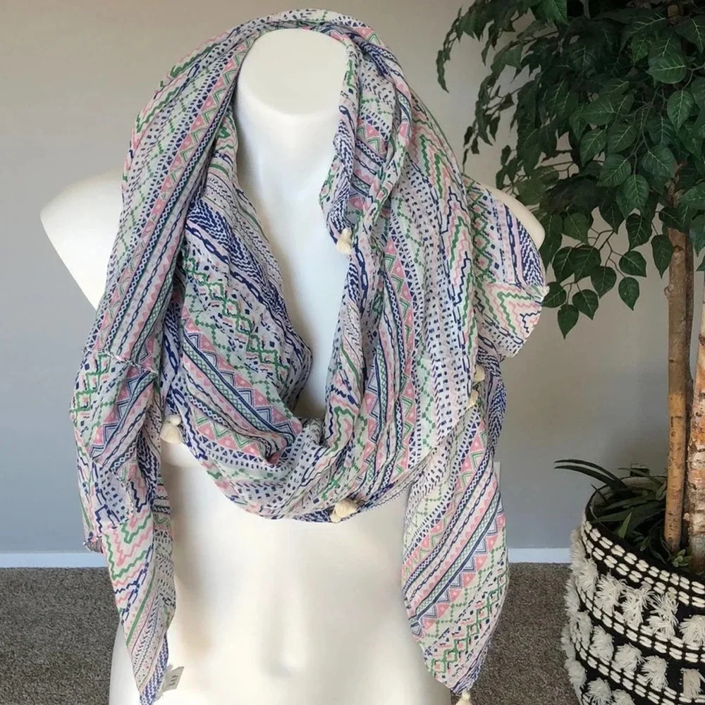 Gap Geometric Print Tassel‎ Scarf